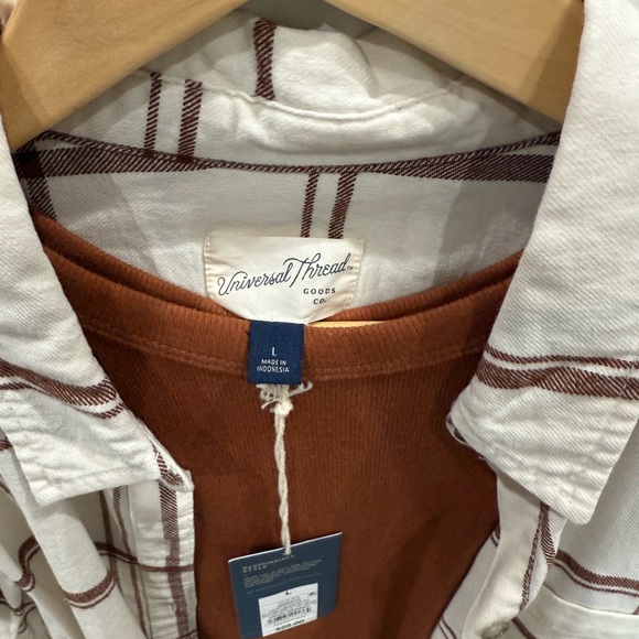 Universal Thread Cream and Brown long sleeve Plaid flannel Shirt with undershirt - Picture 2 of 9